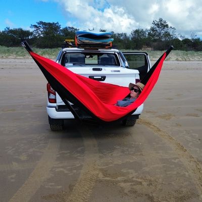 Koolstofstaal vouwbaar trektand Achterste montage Review Auto Zwarte kleur op het voertuig trekbalk