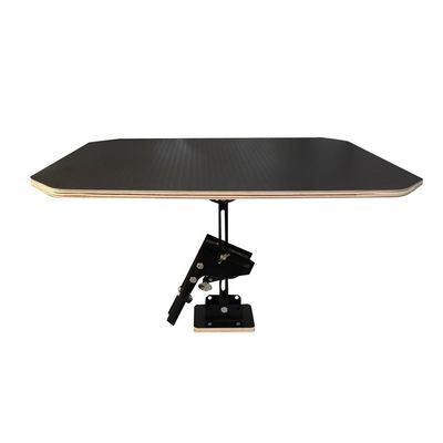 Houten rugleuning voor de achterbank van het interieur van de auto, opvouwbare achterbanktafel met draaitafel